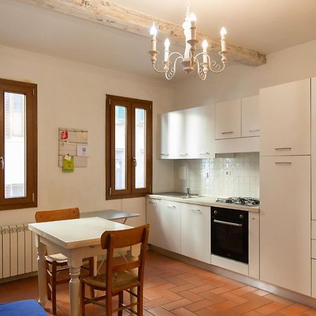 Graceful Apartment In The Heart Of Florence Exterior photo
